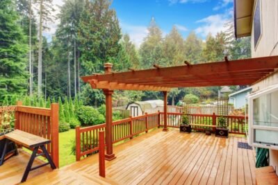 Casas com decks elevados: segurança é prioridade